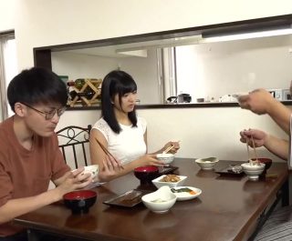 Bố chồng đè phập con dâu