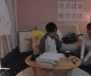 Dụ em nhân viên dáng ngon uống say rồi hiếp